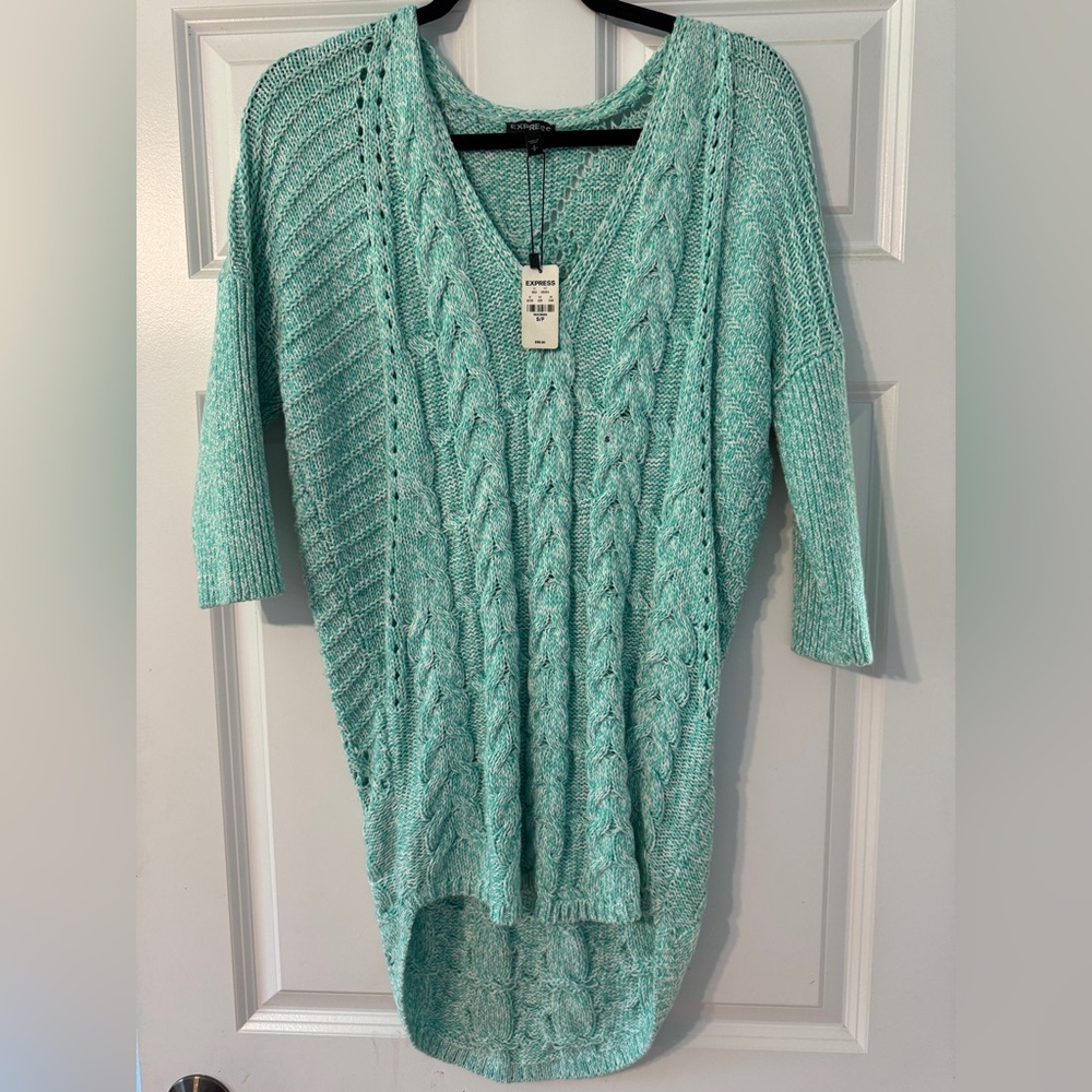 Express V-Neck Green Sweater with Cozy Cable Knit
